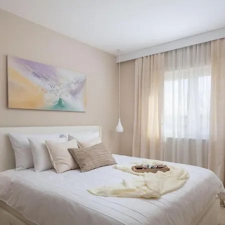 בית נופש Rose נין